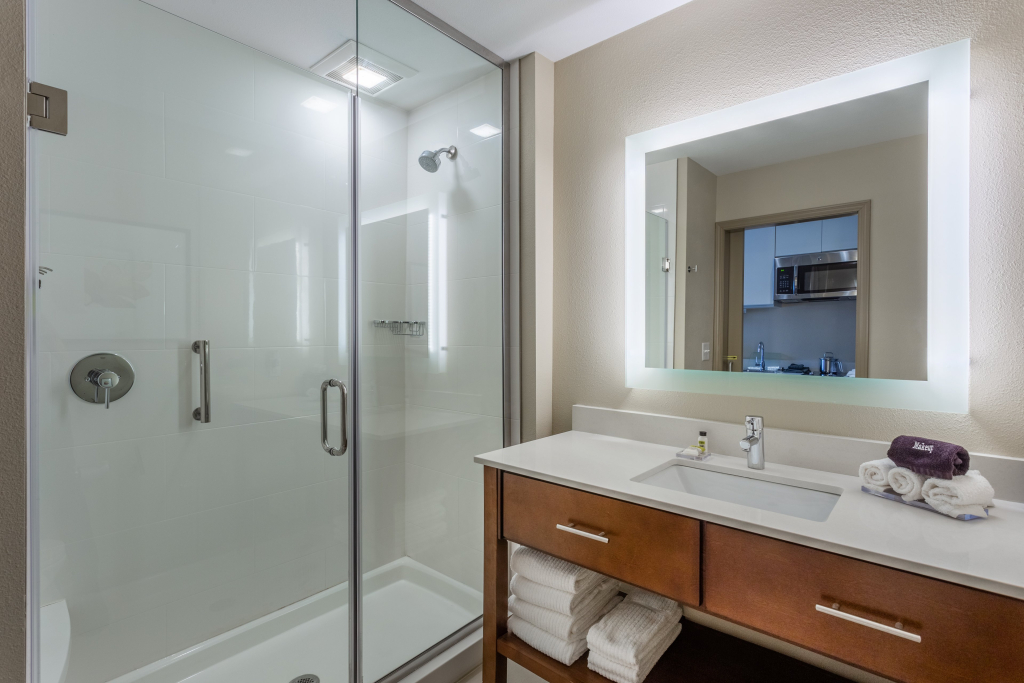 Candlewood Suites Fargo South-Medical Center by IHG