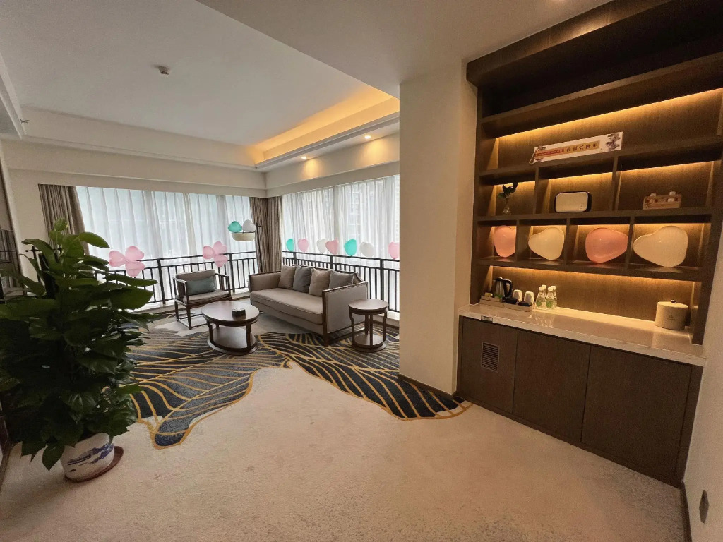 Yuelin Hotel