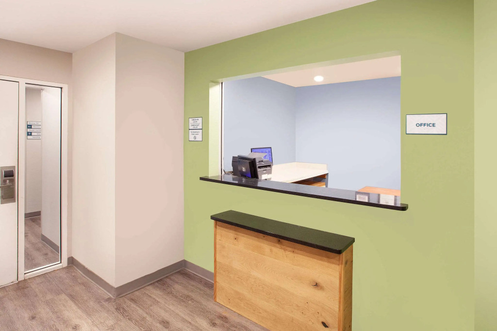 WoodSpring Suites Fayetteville I-49