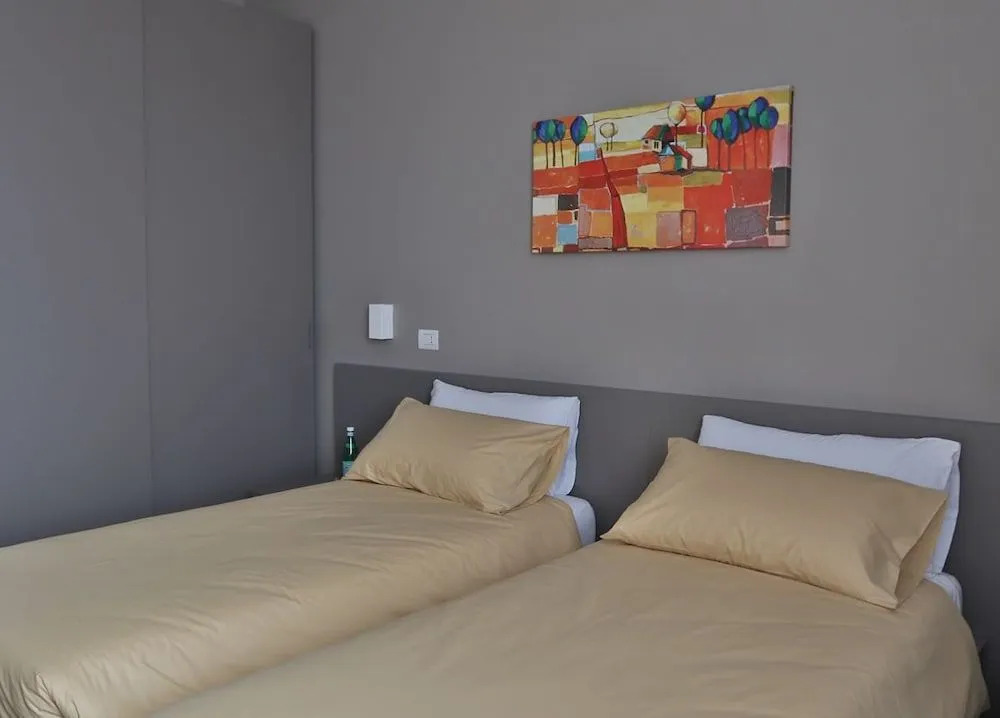 Piazza Italia  -  Rooms  for Rent