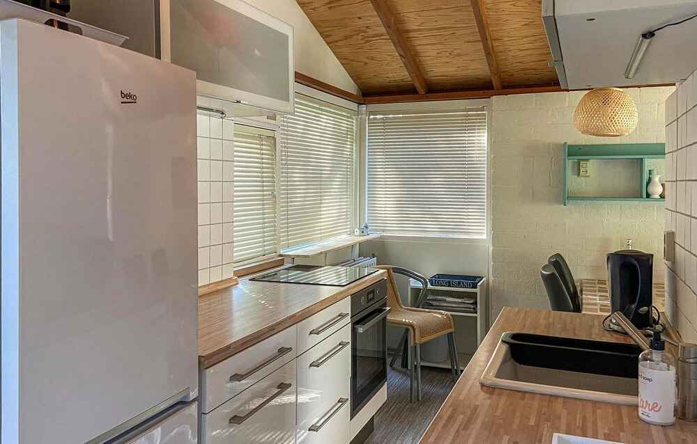 Nice Home In Warmenhuizen With Wifi
