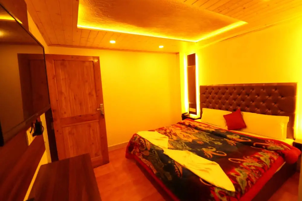 Anandam Near Mall Road