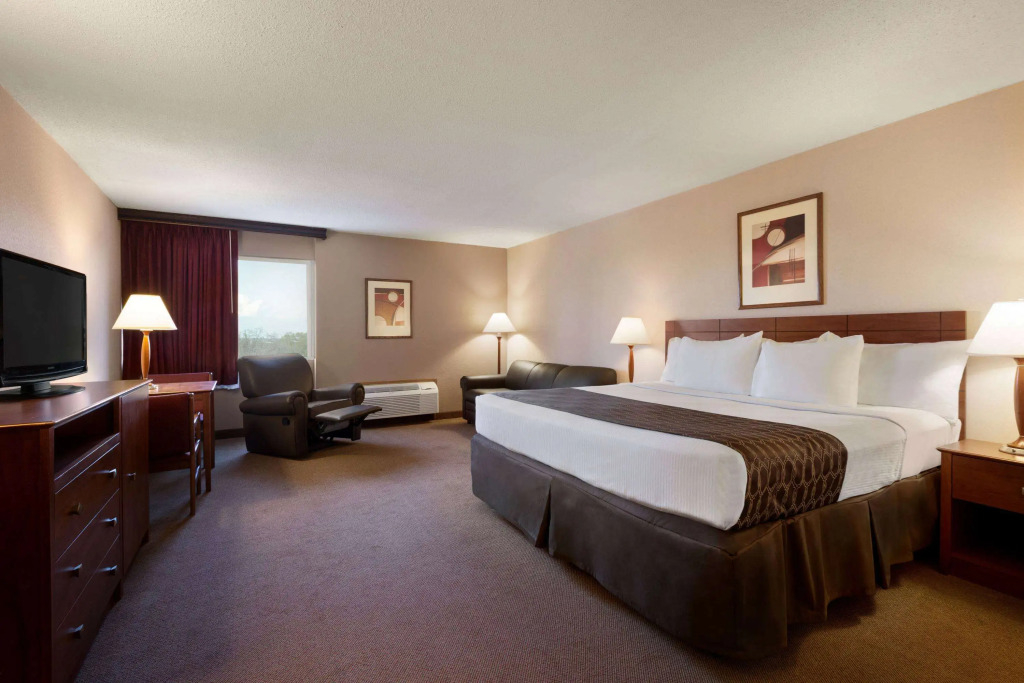 Ramada by Wyndham Bismarck