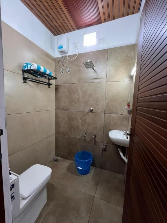 Little Chandhana Guest House