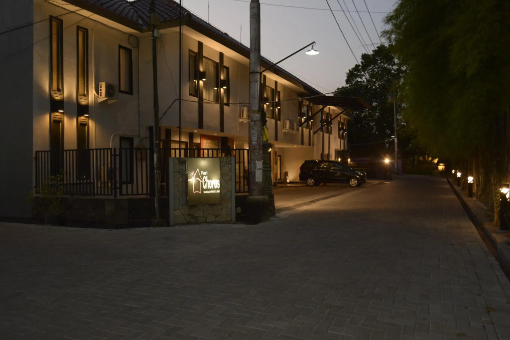 Puri Chorus Hotel
