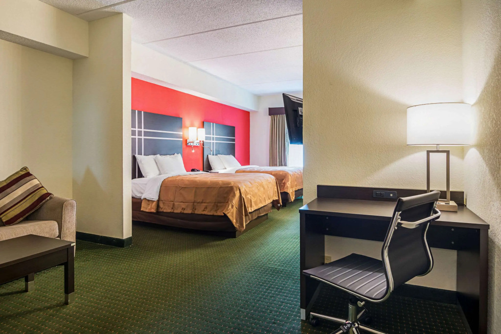 Quality Suites Atlanta Airport East