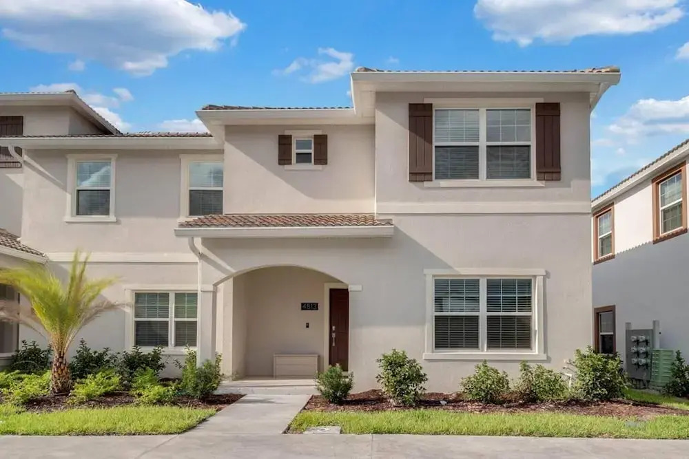 Best Location Property w Pool Located Very Close to Disney and Most Attractions