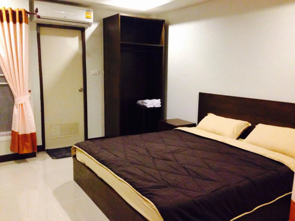 Room Riverside
