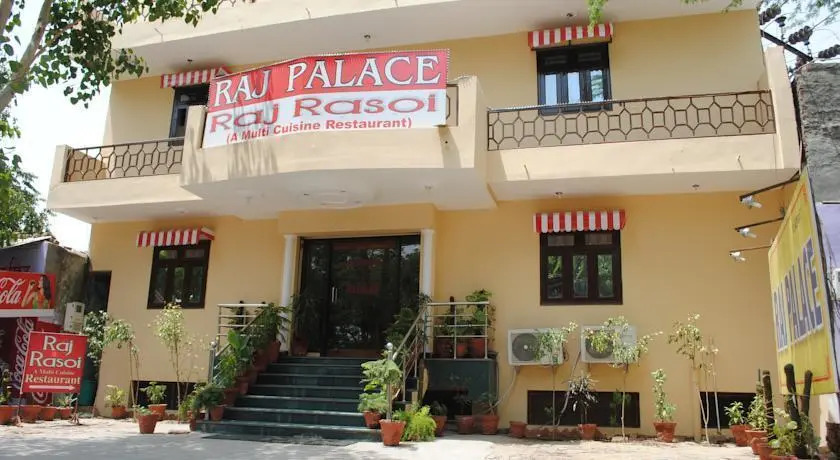 Hotel Raj Palace