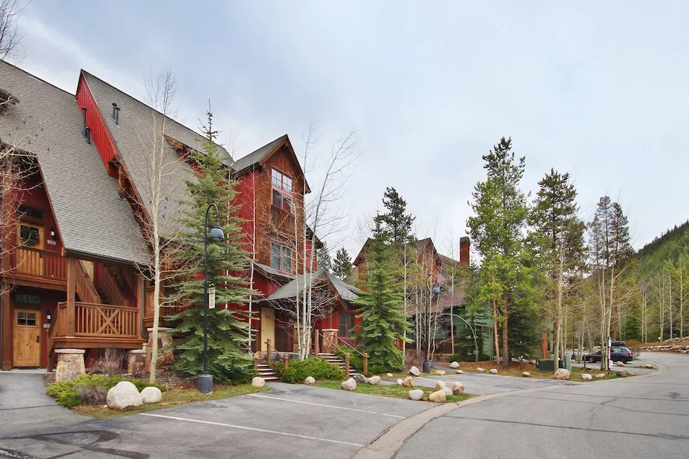 1842 Seasons Townhome by RedAwning