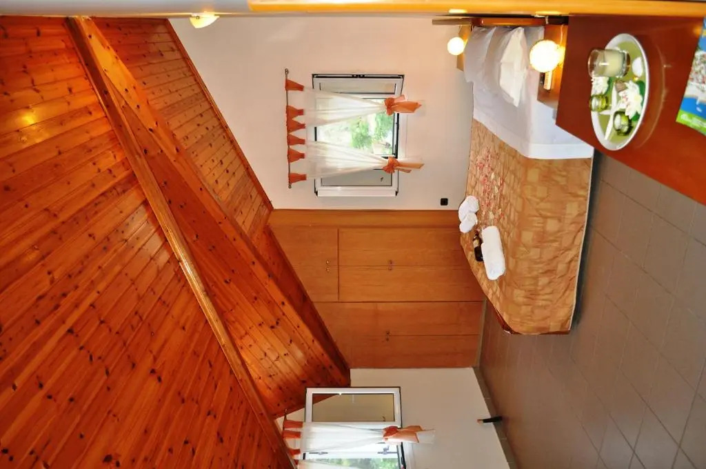 Mari-Christi Apartments