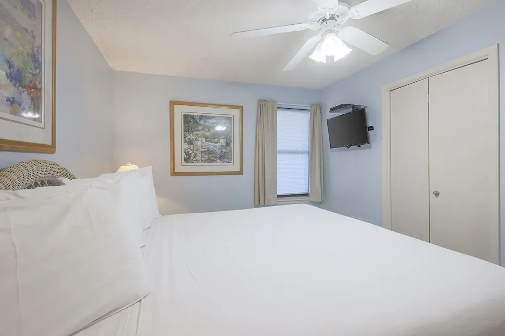 Phoenix Vi 6407 1 Bedroom Condo