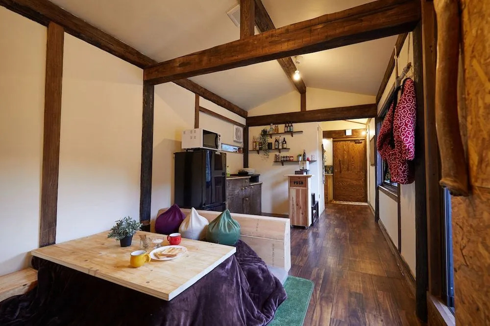 GLAMPiC GUESTHOUSE