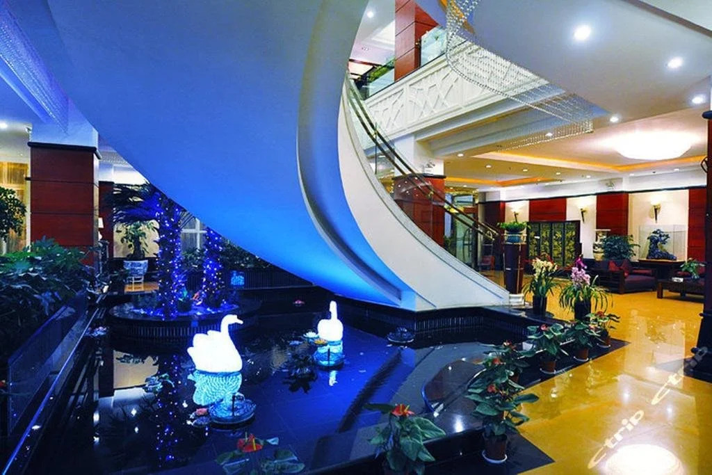 Golden Palace Hotel