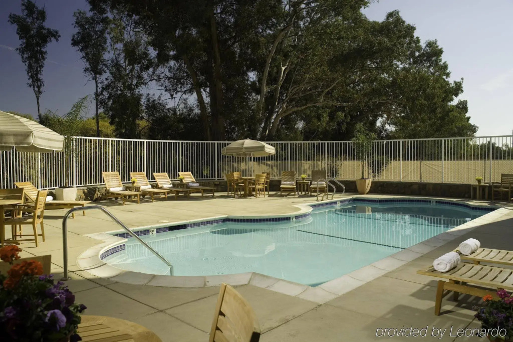 River Terrace Inn