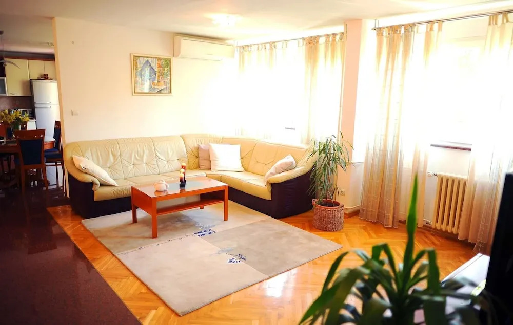 Family Apartment Teo