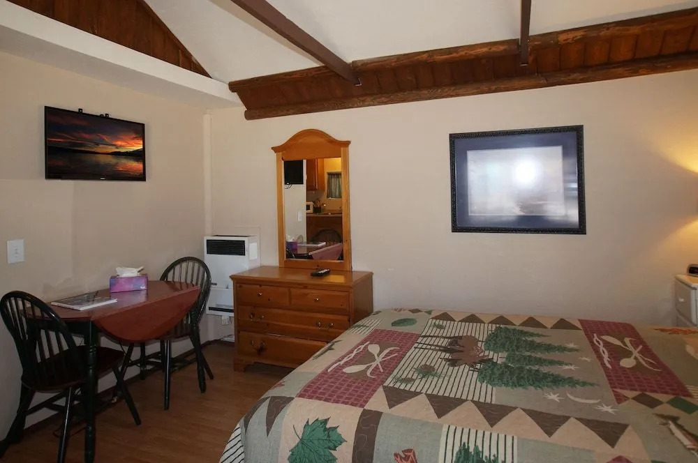 Fox n Bear Cottages Big Bear