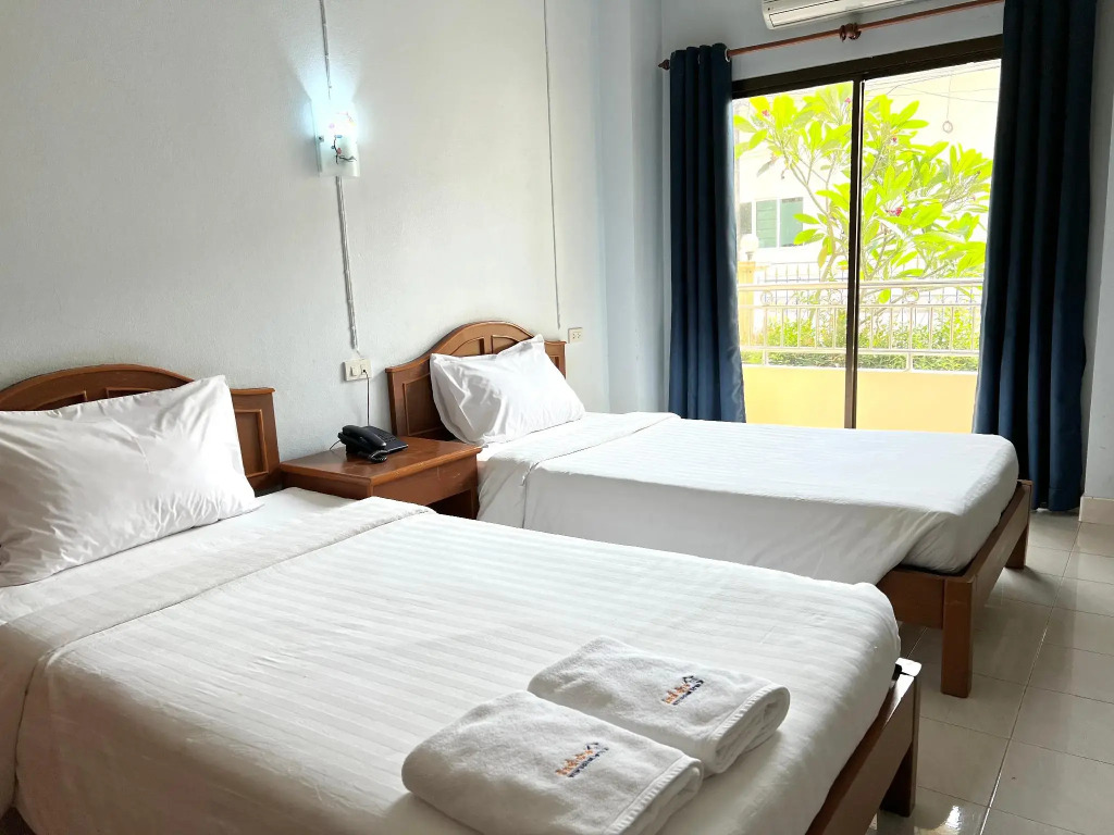 Ritzy House Hotel