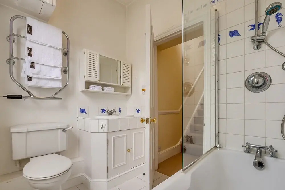Belgravia - Charming Spacious 4 Bed Home for 9