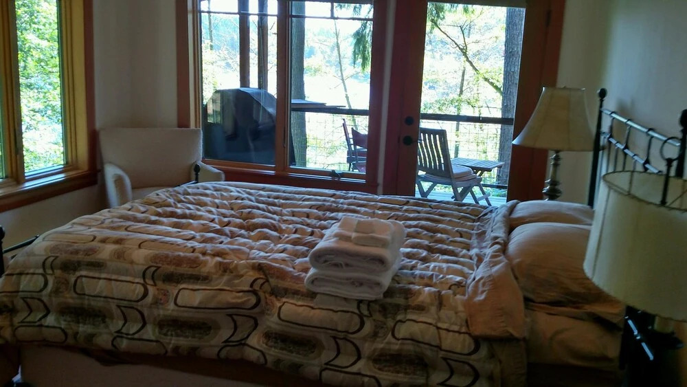 Goss Lake Chalet