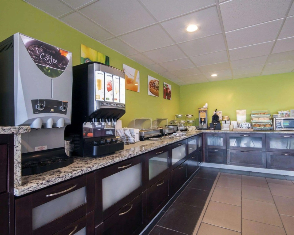 Quality Inn & Suites Airport
