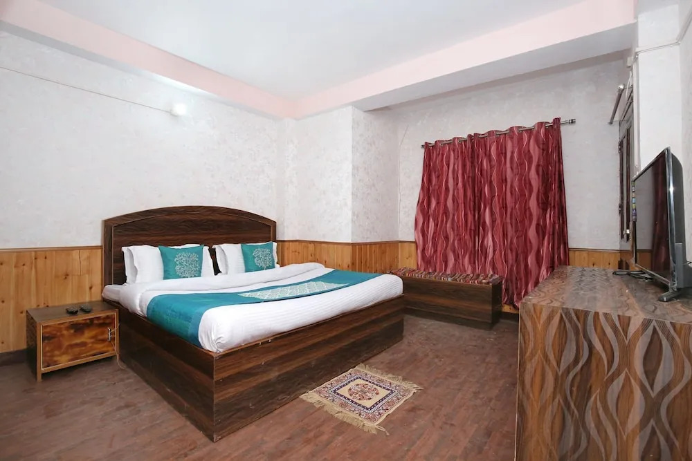OYO 10305 Home 1 BHK Himsutra Bhattakufar