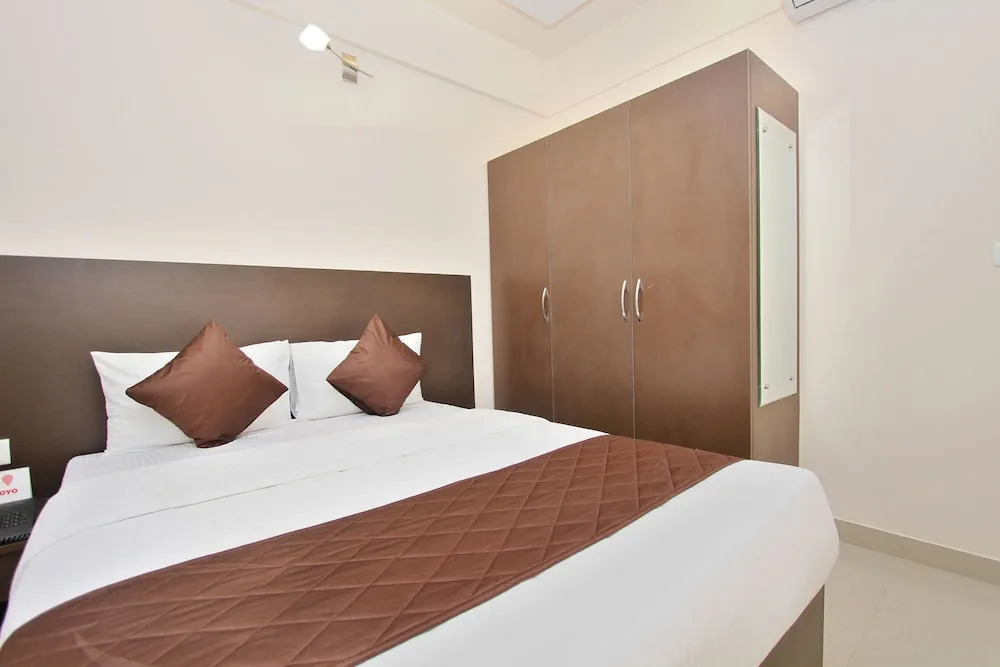 OYO 9931 Hotel Bali Square