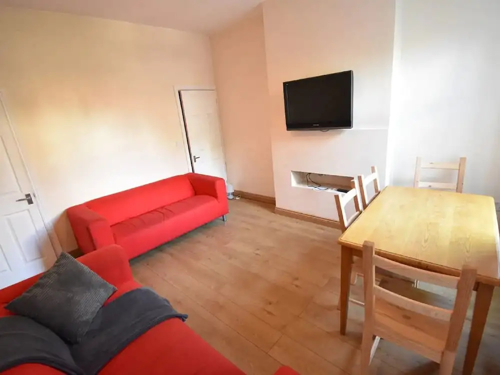 Appealing Holiday Home in Coventry near Belgrade Theatre