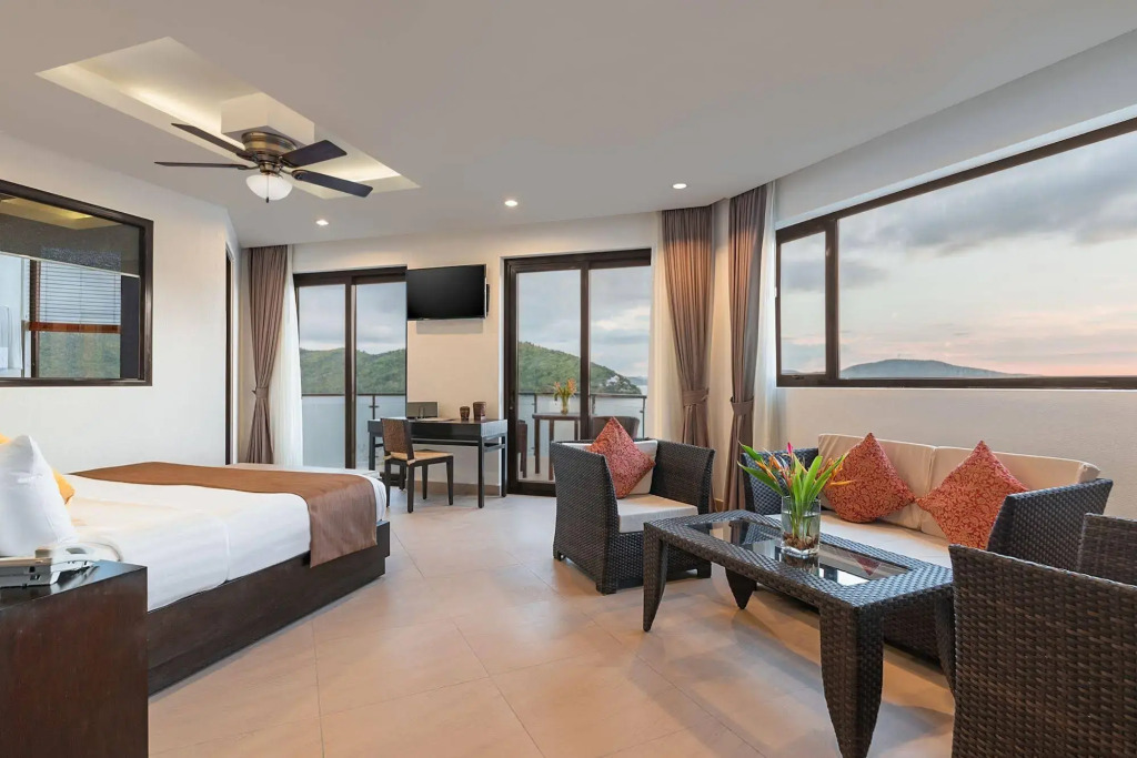Busuanga Bay Lodge