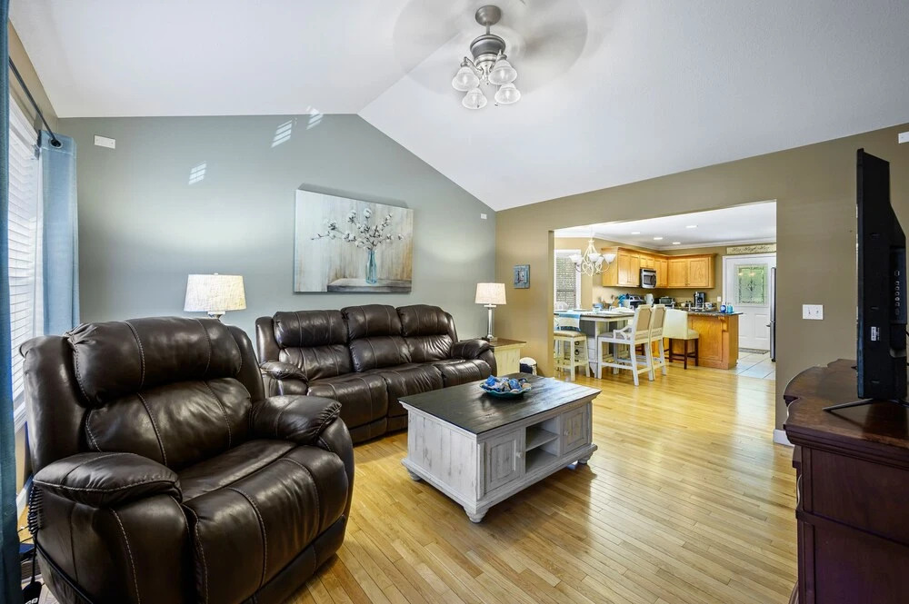 Bradley Bungalow Sleeps 11 Sevierville