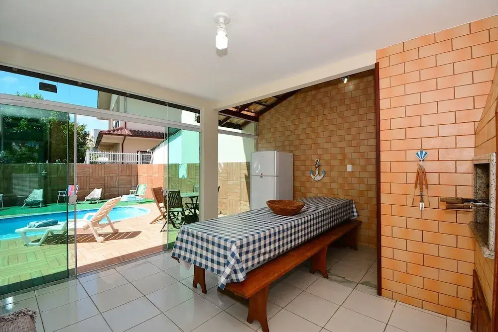 Casa com piscina a 250m da Praia PLH006