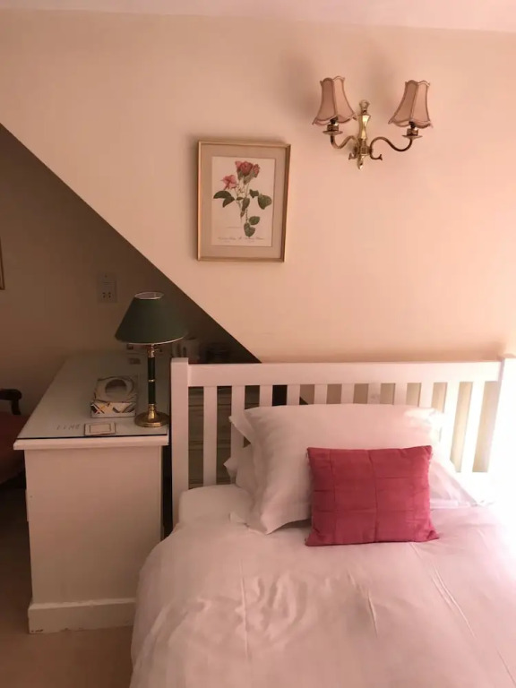 Tudor Place B&B