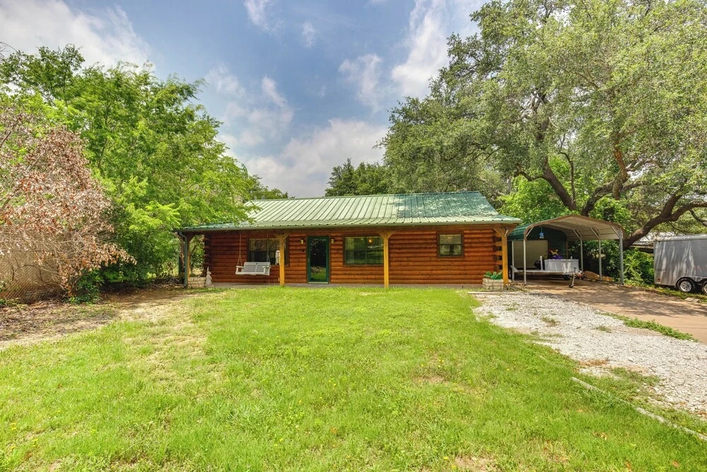 Granbury Home w/ Waterfront Deck: 5 Mi to Downtown