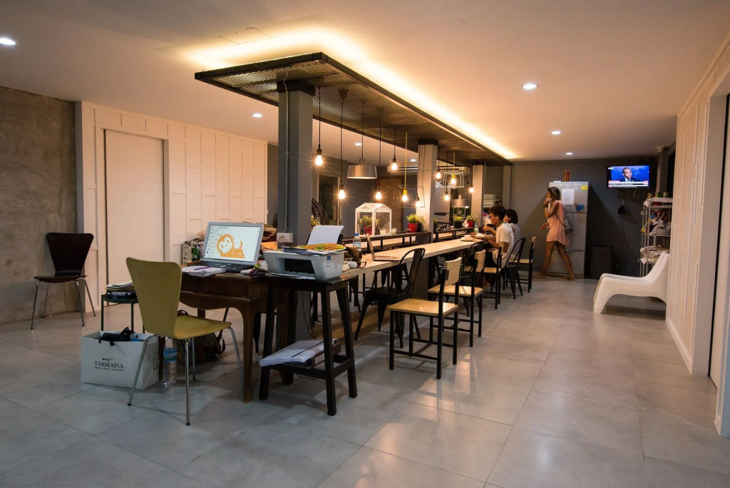 MonkeyNap Hostel