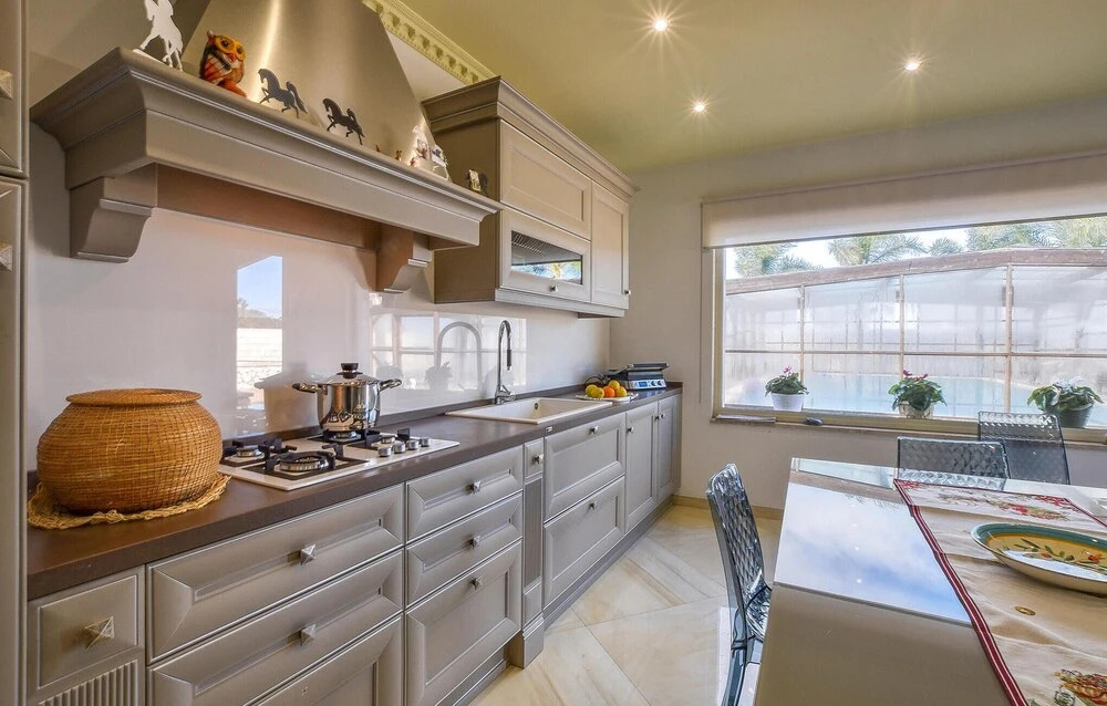 Nice Home in Modica With 5 Bedrooms, Outdoor Swimming Pool and Swimming Pool