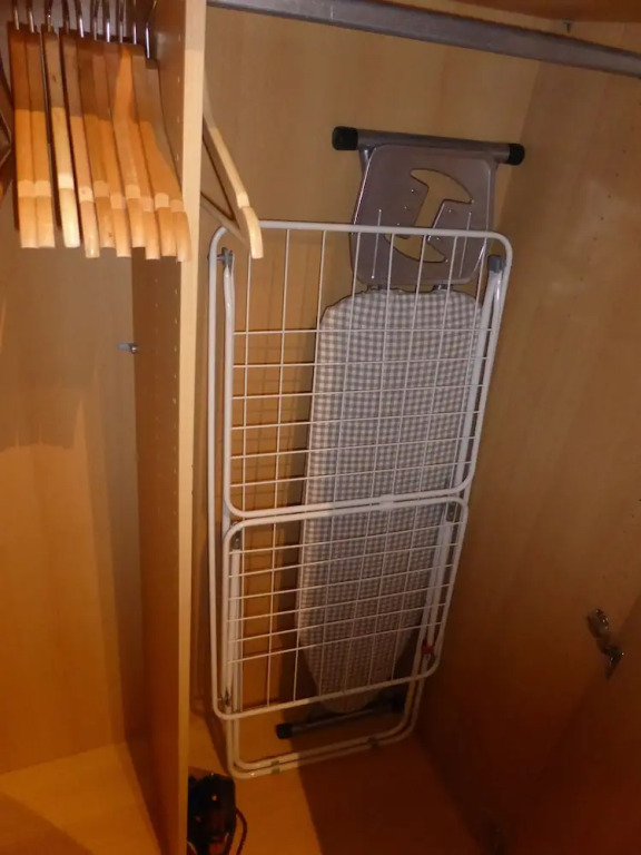 Ferienwohnung Friedrich Schiller, 2 Schlafzimmer, Balkon,kostenloses WiFi, nähe Zentrum