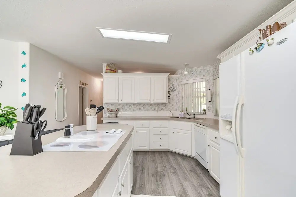 Waterfront Weeki Wachee Home w/ Fire Pit!