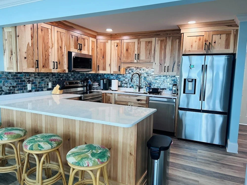 Serenity's Star 4 Bedroom Home by RedAwning