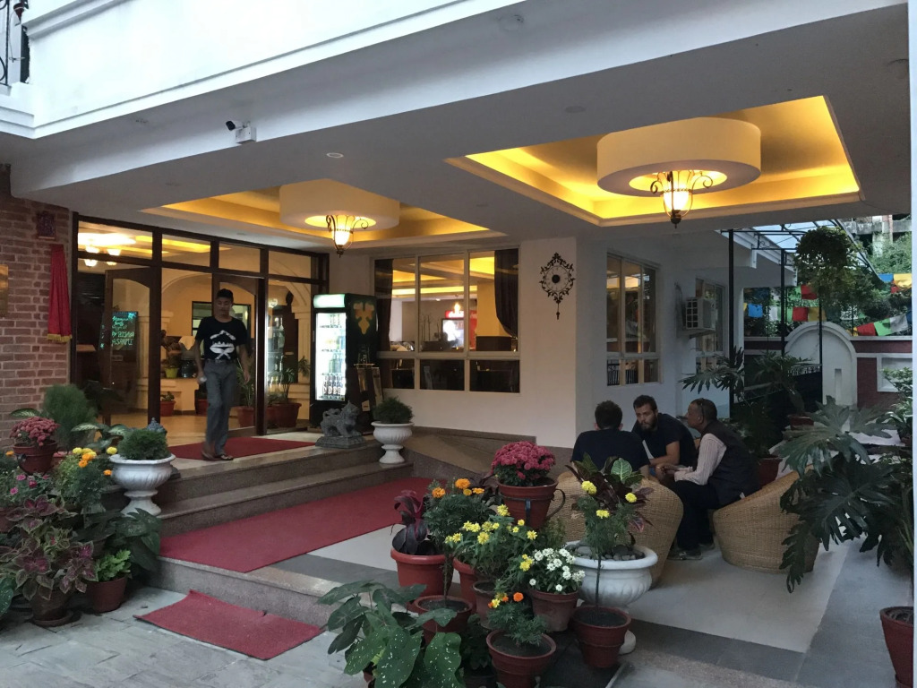 DOM Himalaya Hotel