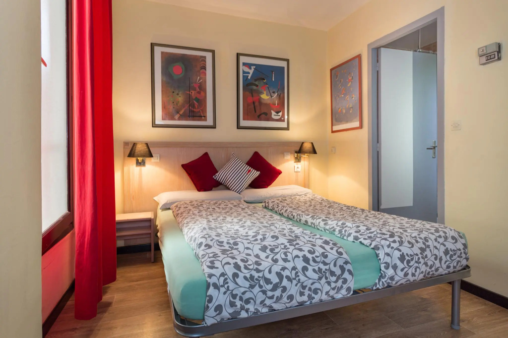 Villa Saint Exupery Beach Hostel