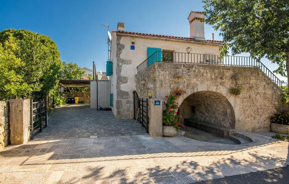 Awesome Home In Kornic