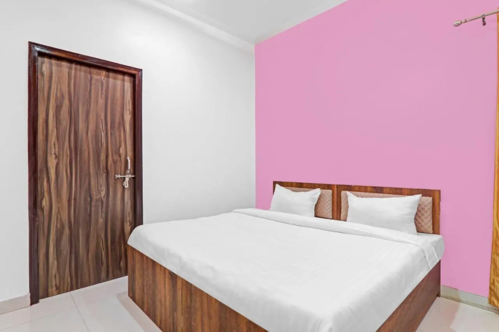 Capital O 85097 Hotel KPR Inn