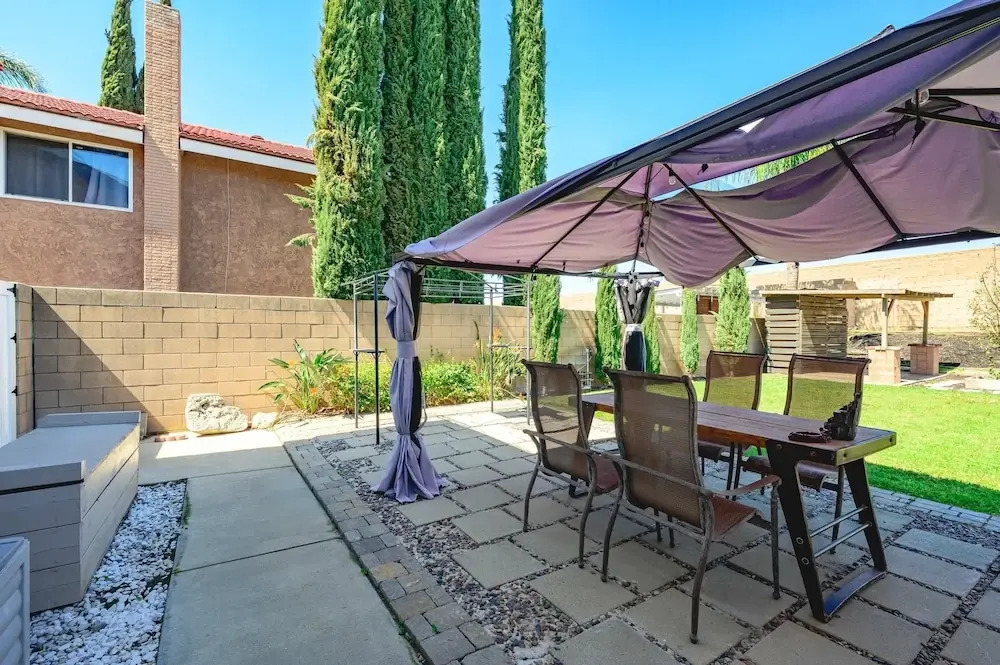 Spacious Family Retreat w Garden Modern Comfort