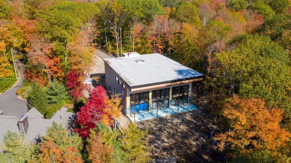 Villa Lago Muskoka Meets Malibu in Port Carling!