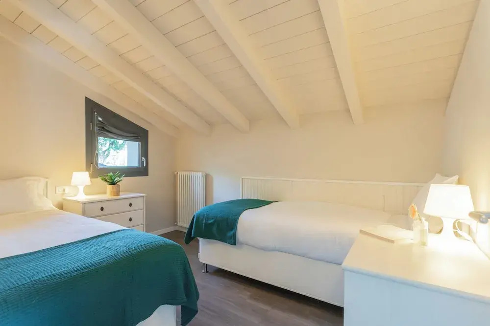 Mulino Vista Lake by Rent all Como