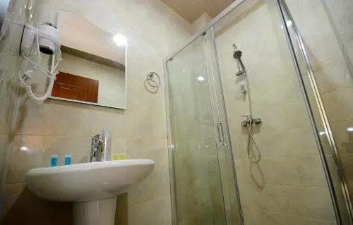 Hotel 725 B