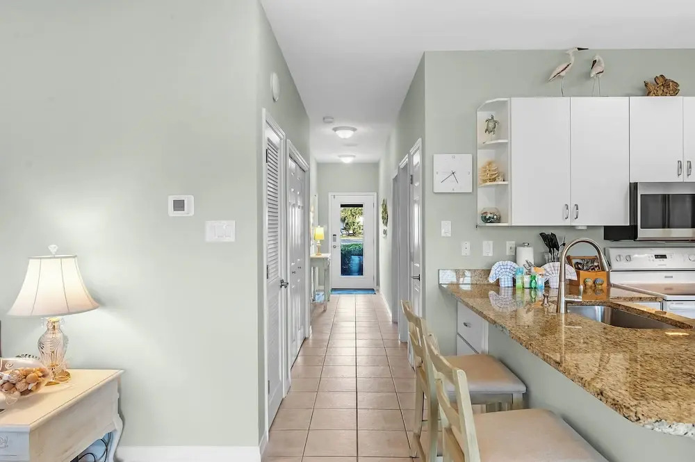 Romar Lakes 104B