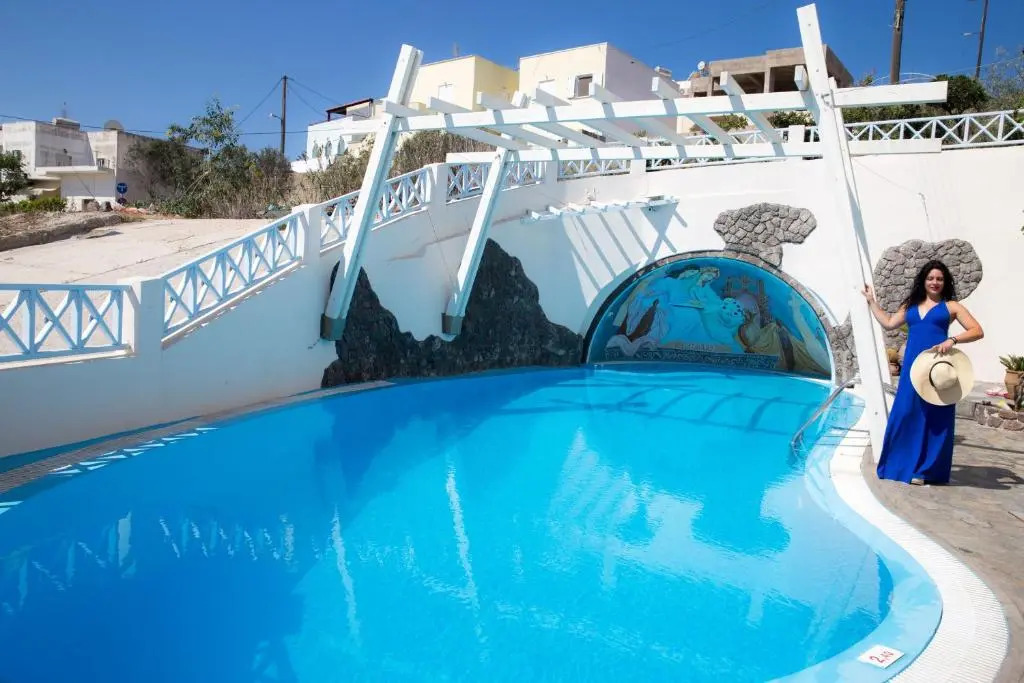 Erato Apartments