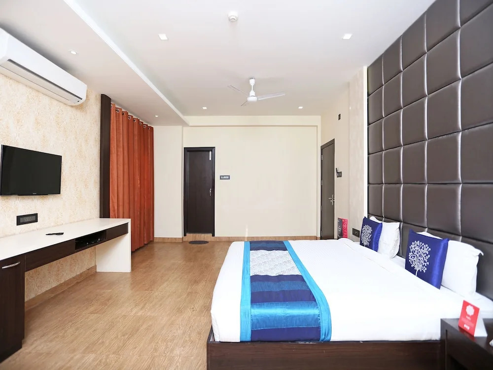 CAPITAL O 10292 Niharika Guest House