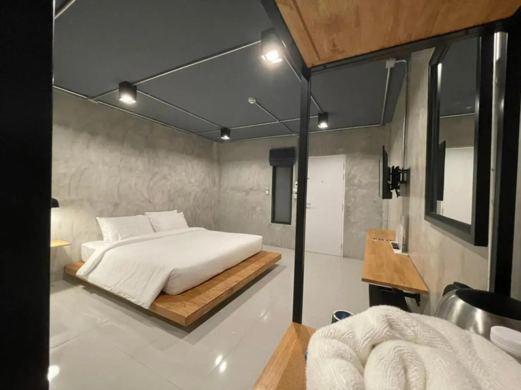 Loft Space Hotel